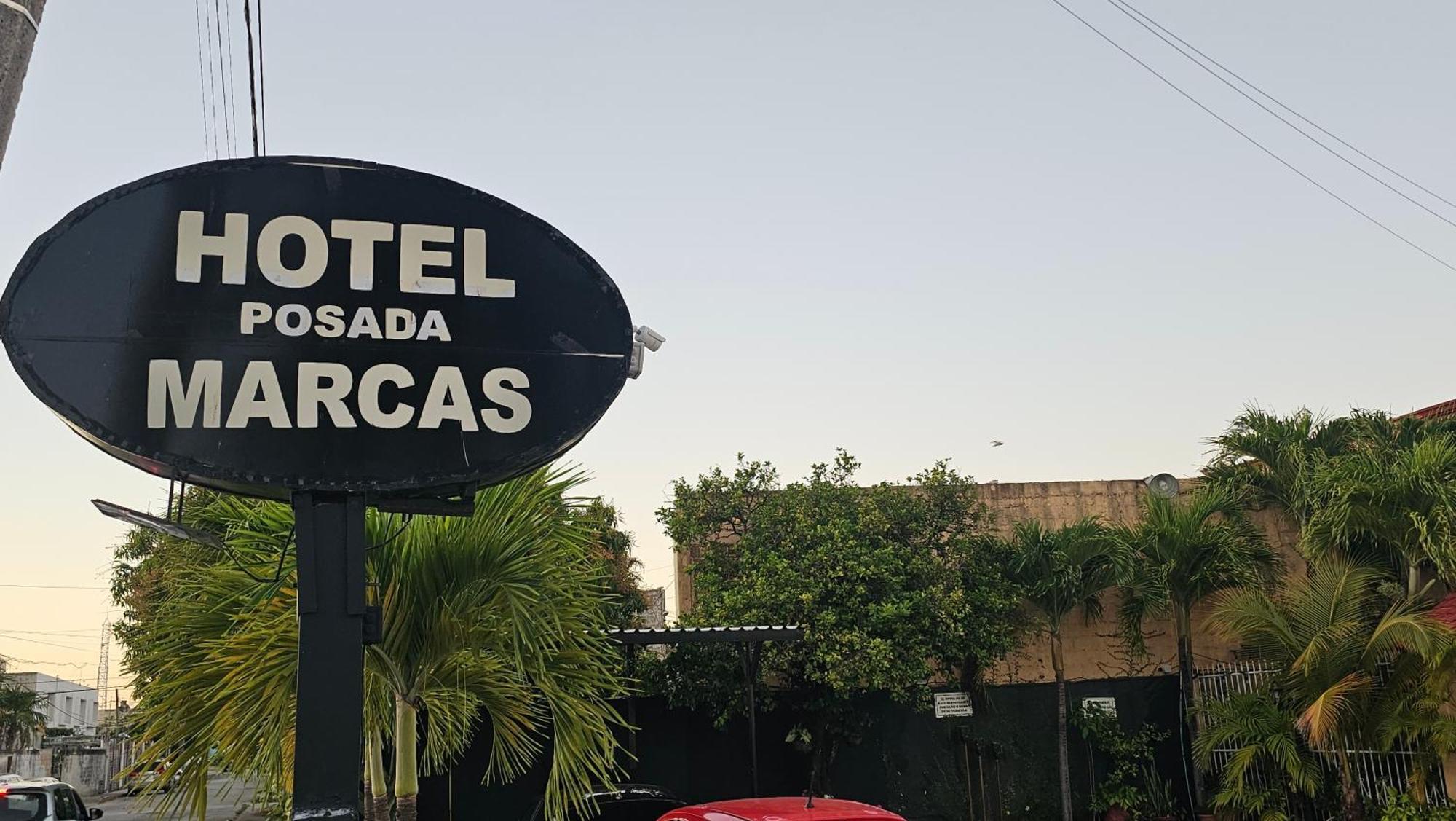 Hotel posada MARCAS Cancún Exterior foto